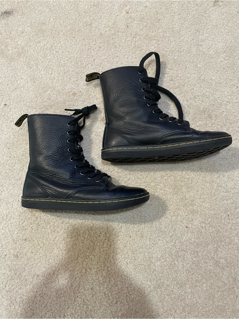 Dr. Martens Black Leather Combat Boots with AirWair Sole Women’s Size 6 - Picture 4 of 7